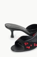 حذاء كعب لوفر