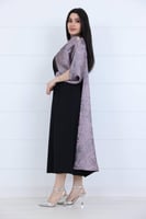 فستان سادة جورسيه مزين بخامة جاكار مشجر على الياقة...