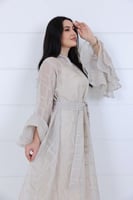 فستان لينن بيج فاتح غامق مزين بتطريز وبكم كلوش مع...