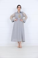 جلابية لنن قطعتين بتطريز على الصدر ومشجرة من الخلف