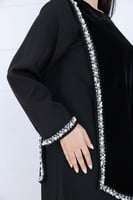 فستان مخمل اسود بشريط لؤلؤ فضي انيق