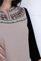 جلابية اسود مخمل كريب مخمل بياقة مزينة بتطريز عصري...