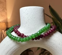 إسوارتان مطاطيتان من حجر الجاد – خضراء وعودي