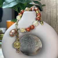 طقم الجاسبر والسترين مع لمسة هيماتيت – مزيج التواز...