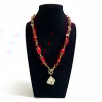 قلادة المرجان مع السترين – طاقة الحيوية والوفرة