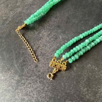 قلادة حجر الأفانتورين مع فص روبي في المنتصف – تواز...