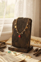 قلادة حجر الجاد واللؤلؤ والكورندوم فضة مطلية بالذه...