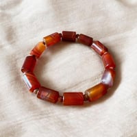 إسوارة الكارنيليان – طاقة الحيوية والثقة بأحجار طب...