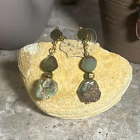 حلق عقيق حجر الدم والكريسوبريسي – قوة، تجدد، وأناق...