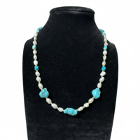 قلادة أنيقة مصنوعة من أحجار اللؤلؤ والفيروز الطبيع...