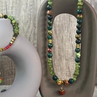 قلادة اليشم والزبرجد – الانسجام والحيوية