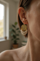 حلق الفضة 925 مطلية بالذهب مع حبات لؤلؤ صغيرة