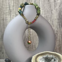 إسوارة اليشم الأخضر والزبرجد – توازن الروح وحيوية...