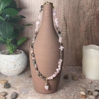 قلادة الروز كوارتز والجاردن كوارتز – أنوثة، صفاء،...