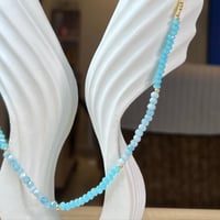 أسورة اليشب الأزرق متعددة اللف – صفاء الذهن وأناقة...