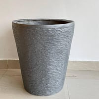 حوض زرع حجري كبير