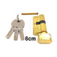 قلب باب خشب ذهبي مع مفتاح