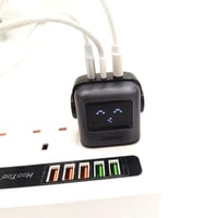 شاحن بتقنية GaN للشحن السريع بقوة 65 واط