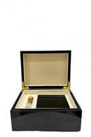 علبة خشب فاخرة للإهداء