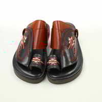 نعال شرقي مطرز