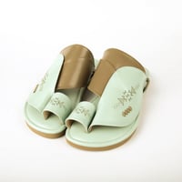 نعال شرقي مطرز S3