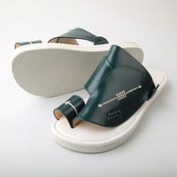 نعال شرقي مطرز