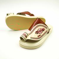 نعال شرقي مطرز