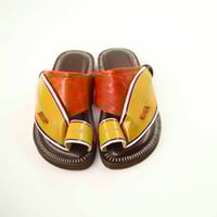 نعال شرقي مطرز