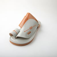 نعال شرقي مطرز