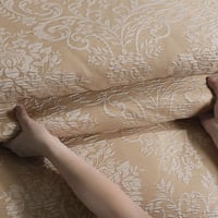 مفرش صيفي فاخر كوين جاكار مطرز 8 قطع –رومينا- بيج