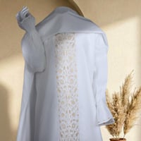 ثوب صلاة بسحاب مطرز - يقين - ابيض مطرز ذهبي