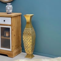 فازة حديد ذهبي