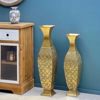 فازة حديد ذهبي