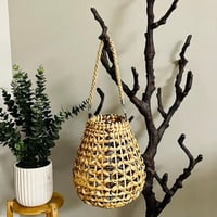 فانوس متوسط خشب وحديد و خيزران مفرغ بمسكة يد حبل و...