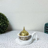 مبخرة سيراميك أبيض وذهبي