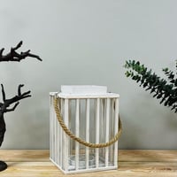 فانوس وسط خشب ابيض ريفي وحامل شموع مع زجاجة للشمعة