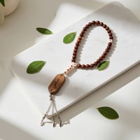 سبحة فاخرة مع كسرة عود مروكي محسن حفر ليزر بالاسم...