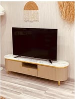 طاولة تلفزيون