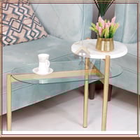 طاولة جانبية وخدمة سطح زحاح وخشب وقواعد لون ذهبي