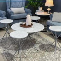 طقم طاولات ضيافة لون فضي سطح خشب ابيض بنقشة رخاميه