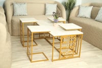 طقم طاوله حديد ليزر سطح خشب شكل ماركه