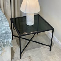 زاوية مربع اسود زجاج اسود