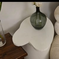 طاوله خدمه بشكل قلب بسطح خشب سنديان