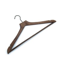 علاقة ملابس خشب بني محروق (12 حبه)