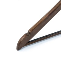 علاقة ملابس خشب بني محروق (12 حبه)