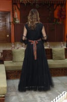 جلابيه تل باكمام طويله وكلفه بالصدر