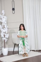 جلابيه رمضانيه بناتي بنقش الحروف العربيه