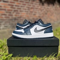 سنيكر نايكي 'إير جوردن 1 لو'