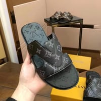 Louis Vuitton Oasis Black