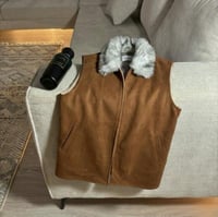 سديري شتوي ياقة فرو لون جملي